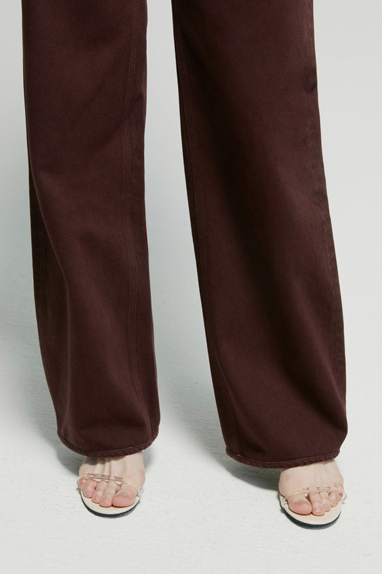 Hey Joanie Slope Curve Jeans HJ039 displayed on a model, showcasing the fit and style of the denim in natural pose.