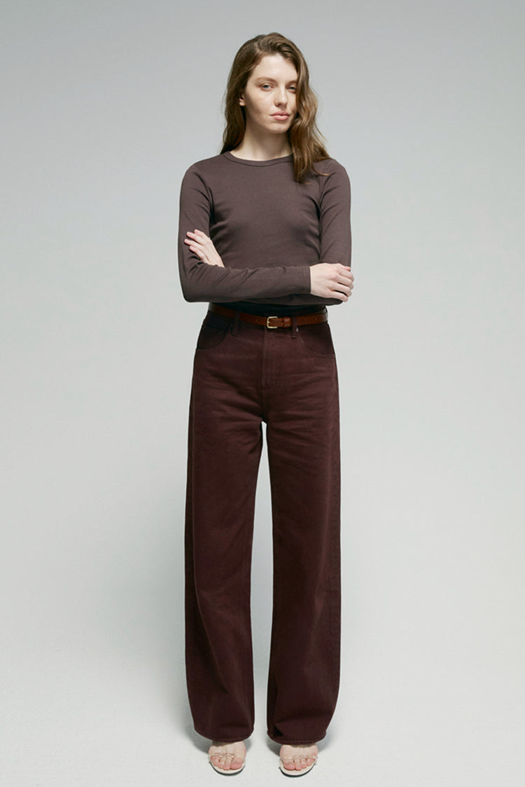 Hey Joanie Slope Curve Jeans HJ039 featuring a high-waisted design, slim fit, and classic denim wash on a model.