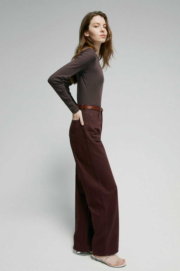 Hey Joanie Slope Curve Jeans HJ039, close-up of classic denim fabric and stitching details, showcasing the fit and style of the jeans.