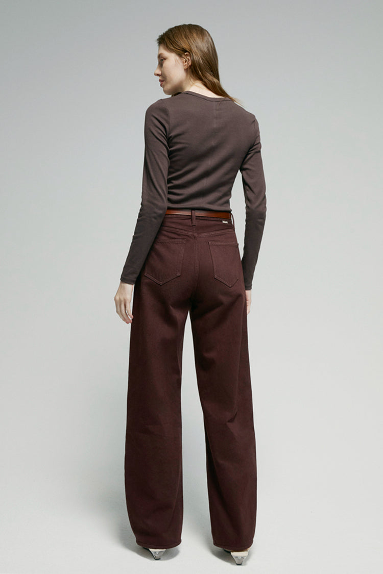 Hey Joanie Slope Curve Jeans in light wash denim, showcasing the fit and stylish design of the HJ039 model.