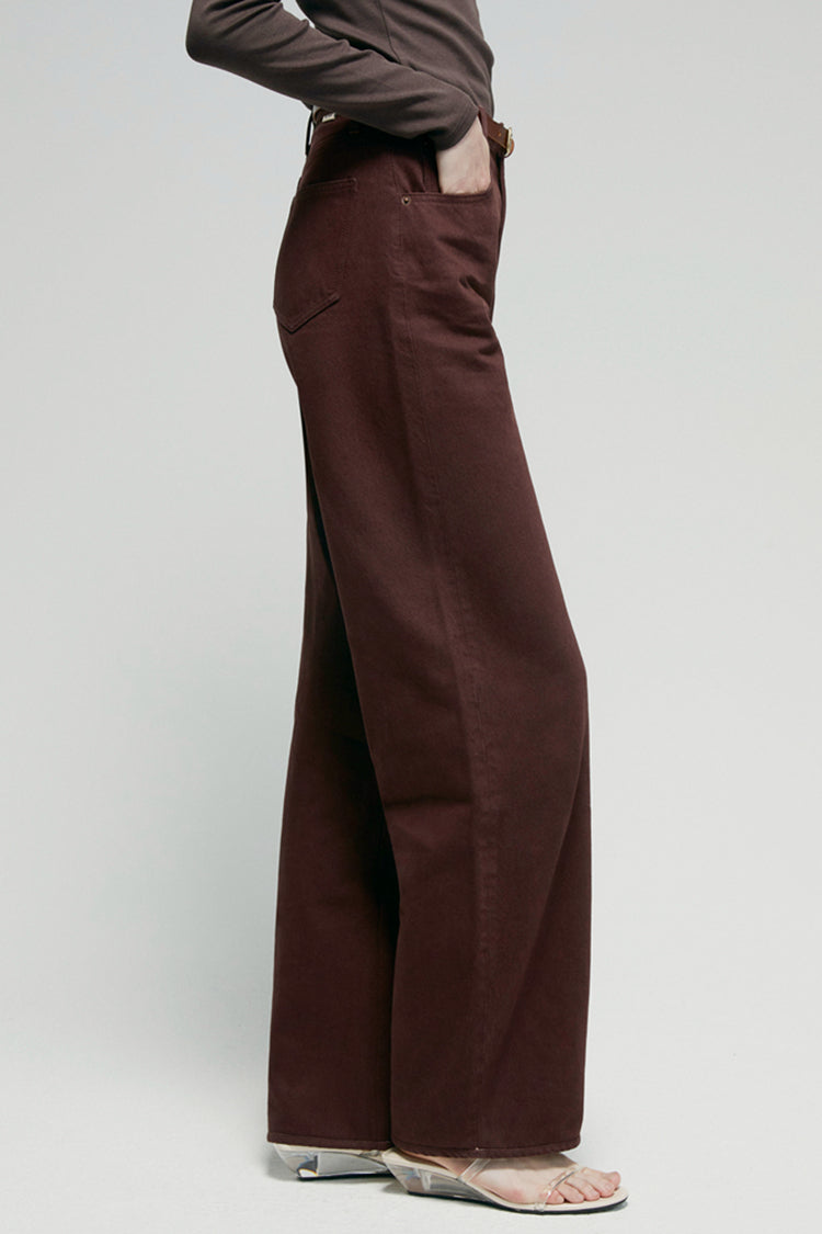 Hey Joanie Slope Curve Jeans HJ039, showing a close-up of the fit and denim fabric in a natural stance.