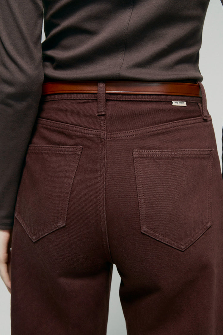 Hey Joanie Slope Curve Jeans HJ039 in light denim, showing the fit and style with a focus on the pockets and stitching details.