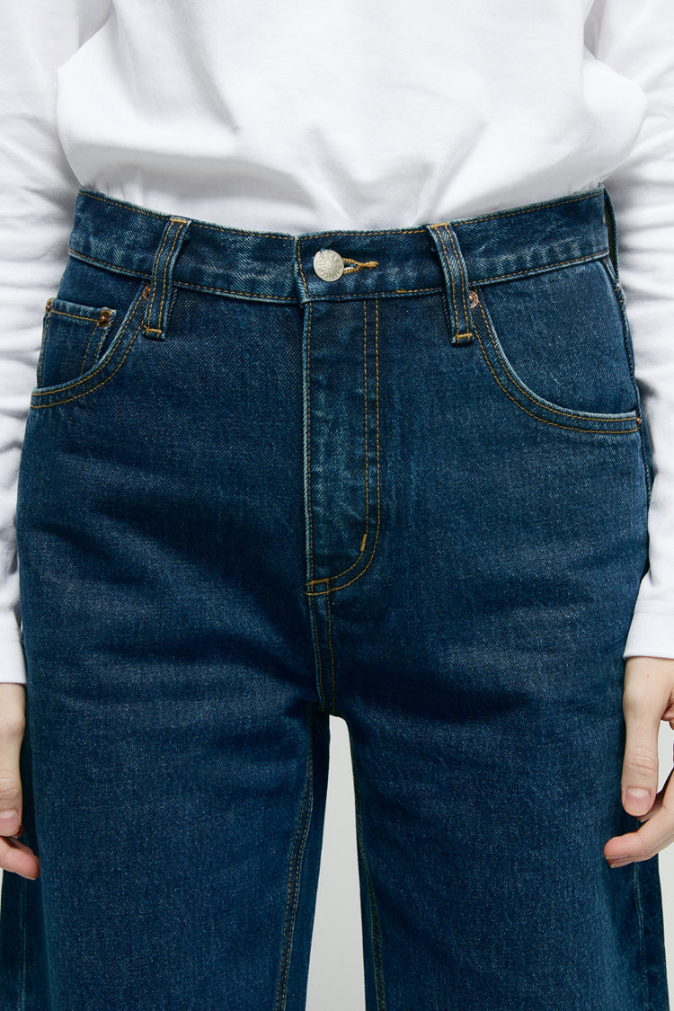 Hey Joanie Slope Curve Jeans HJ039 displayed on a hanger, showing the fit and denim fabric details.
