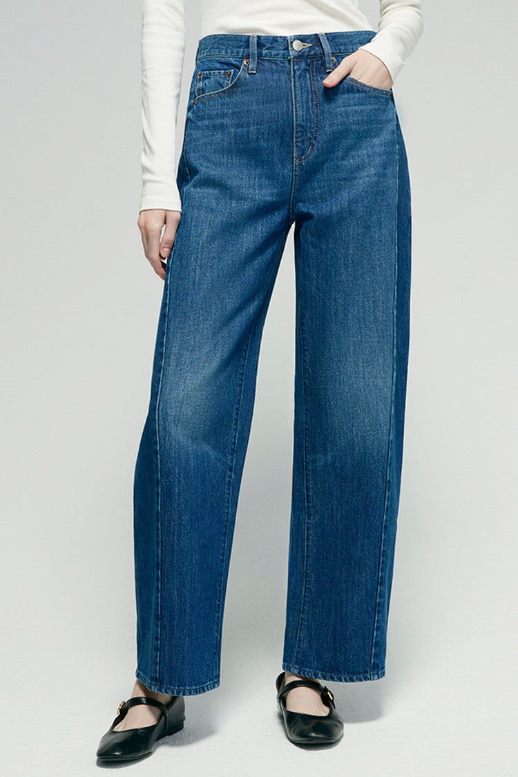 Hey Joanie Crush Curve Ankle Jeans in denim, showing fit and design details of the stylish ankle-length jeans.