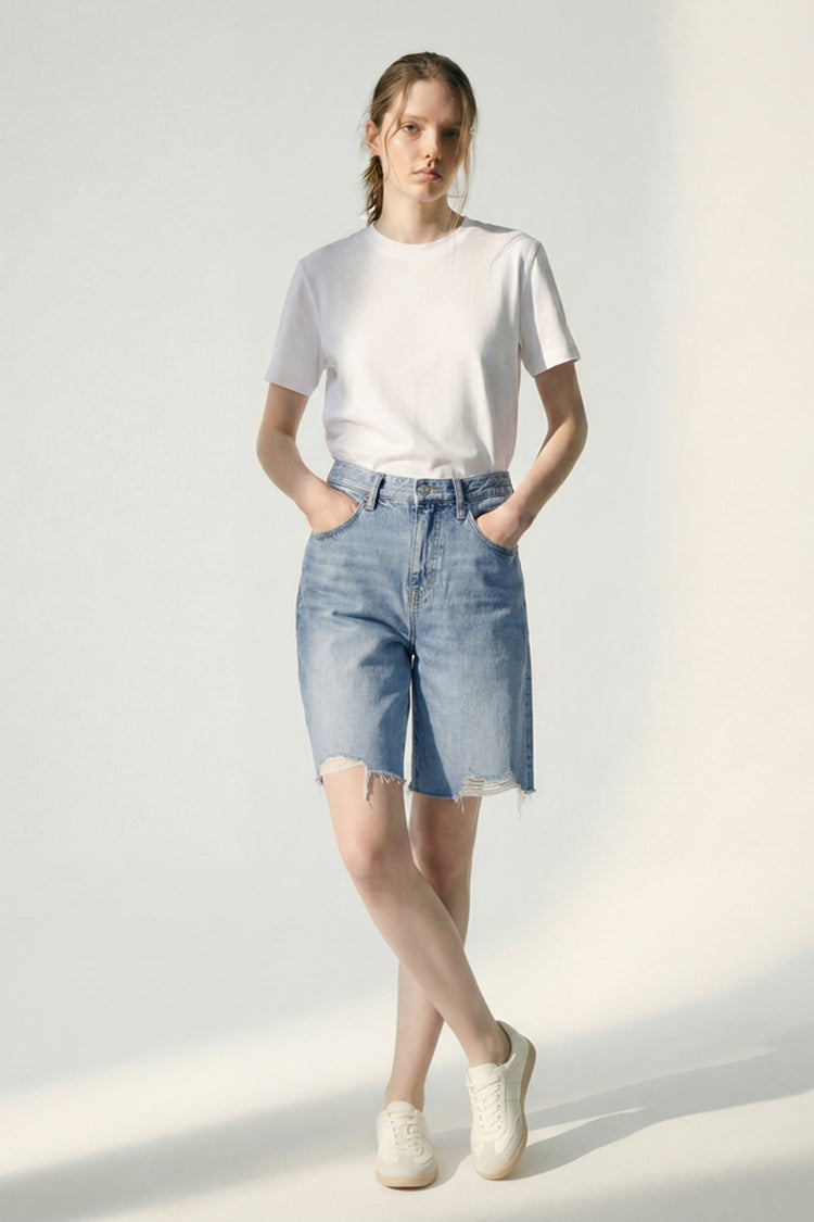 Hey Joanie Coastal Breeze 90's Bermuda Shorts in light denim with rolled cuffs and vintage-inspired design.
