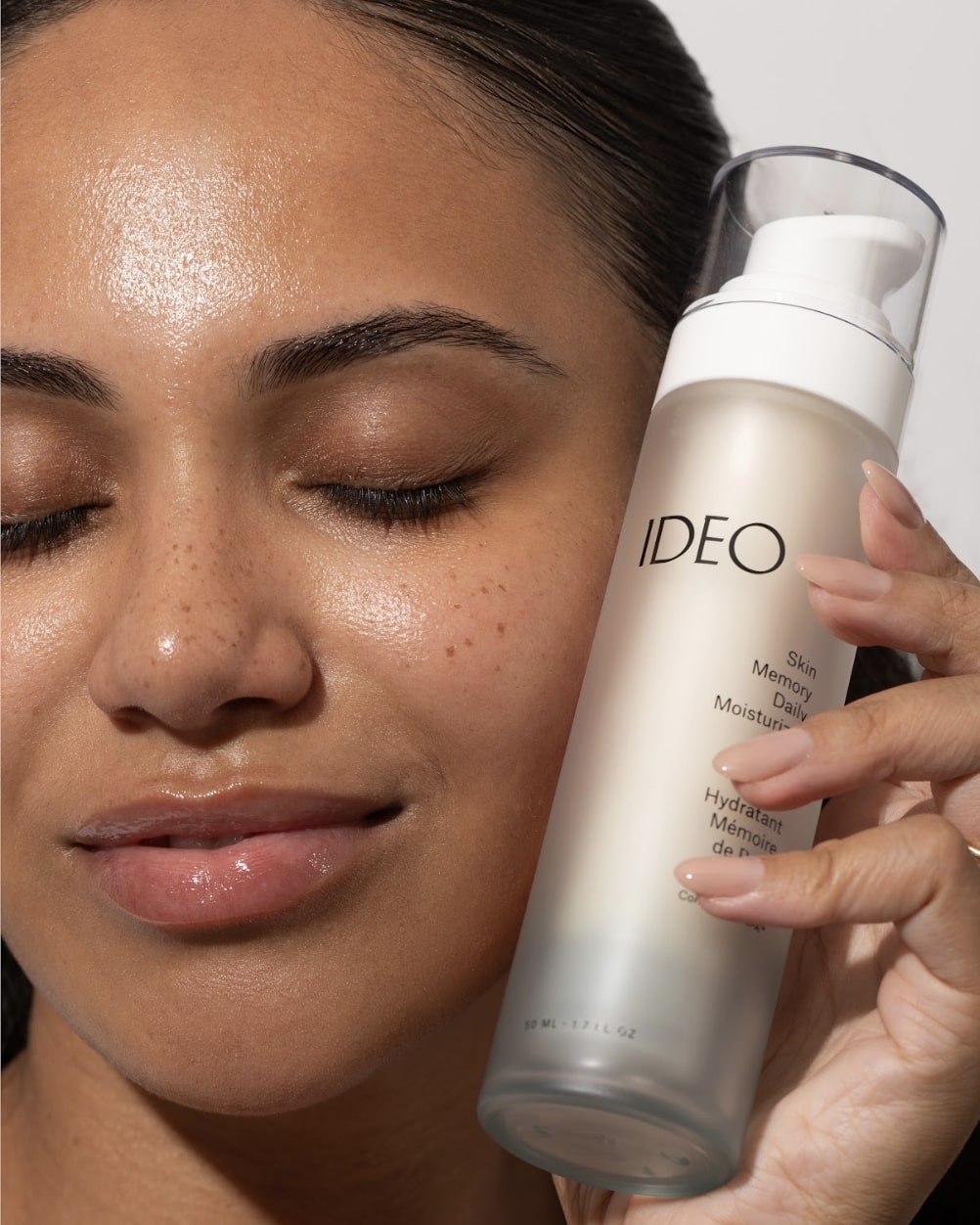 IDEOSkincare Skin Memory Daily Moisturizer in a sleek jar, showcasing its smooth, hydrating formula for healthy, moisturized skin.