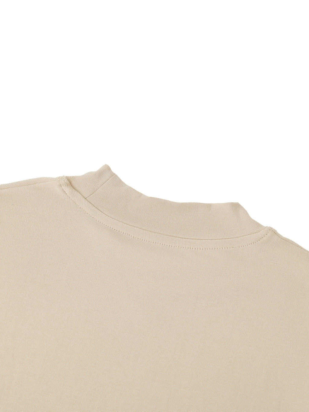 ODMPOD essential mock neck long sleeve T-shirt in white, close-up of fabric and neckline detail