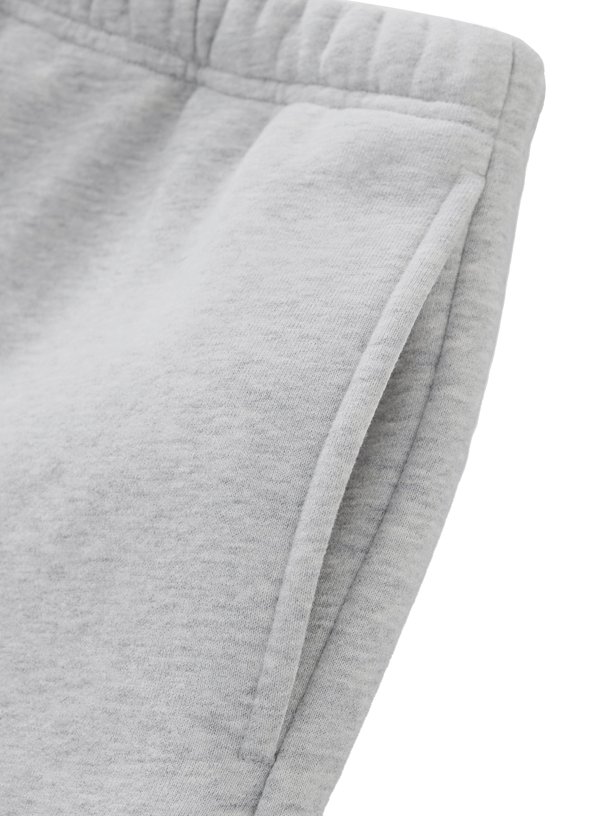 ODMPOD Essential fleece drawstring sweatshorts, cozy casual shorts with elastic waistband and relaxed fit, suitable for lounging or workouts.